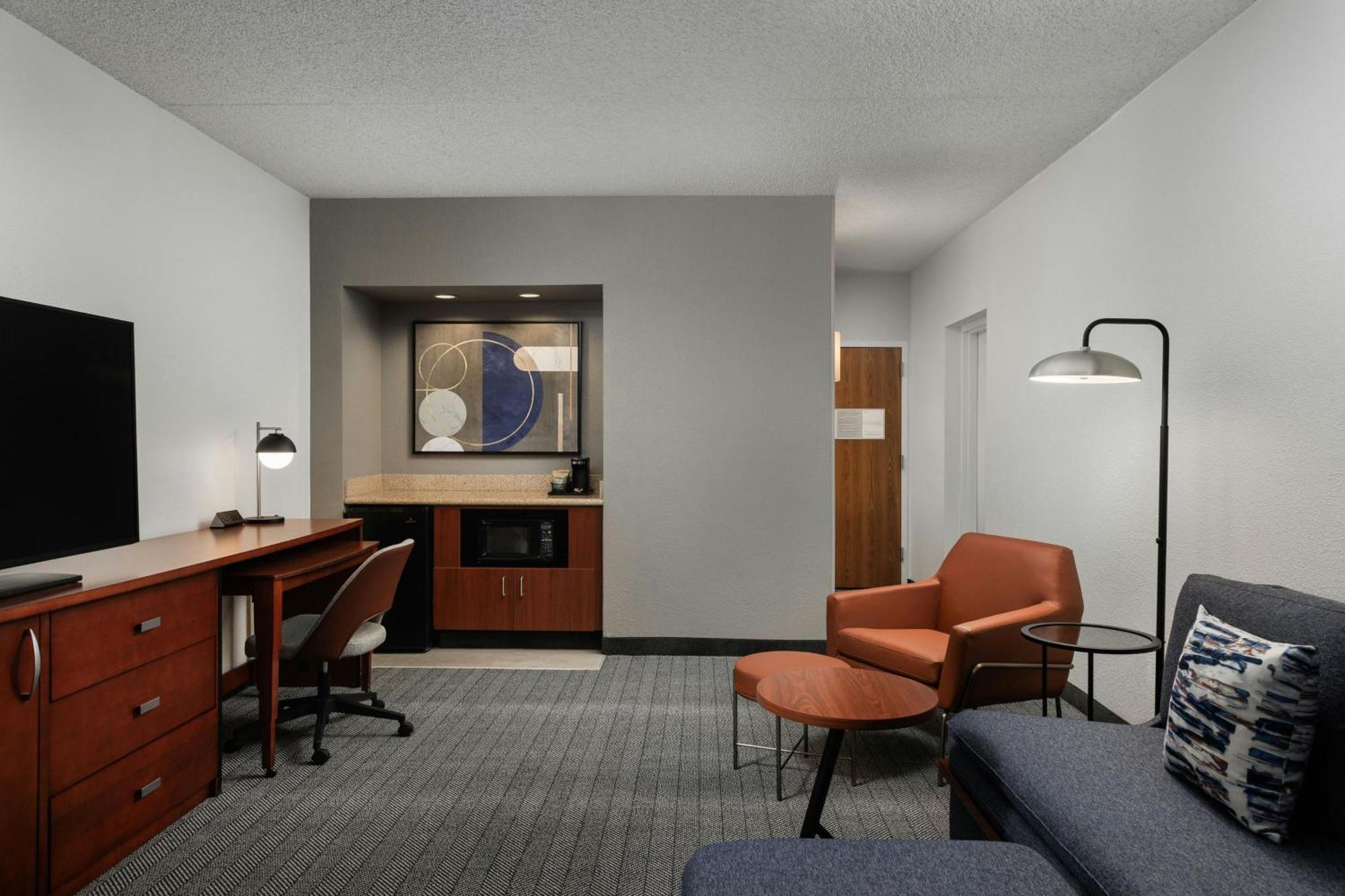 Courtyard By Marriott Denver Central Park Exterior photo