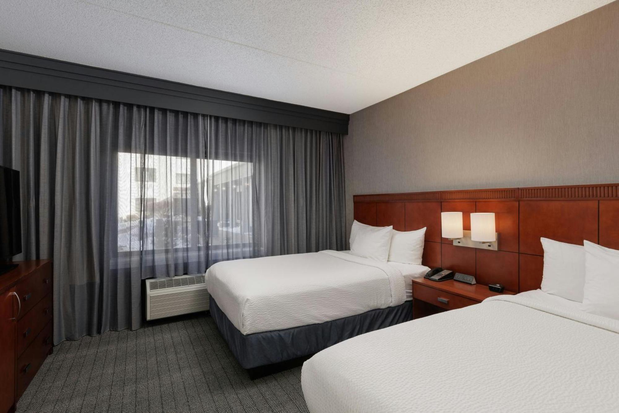 Courtyard By Marriott Denver Central Park Exterior photo